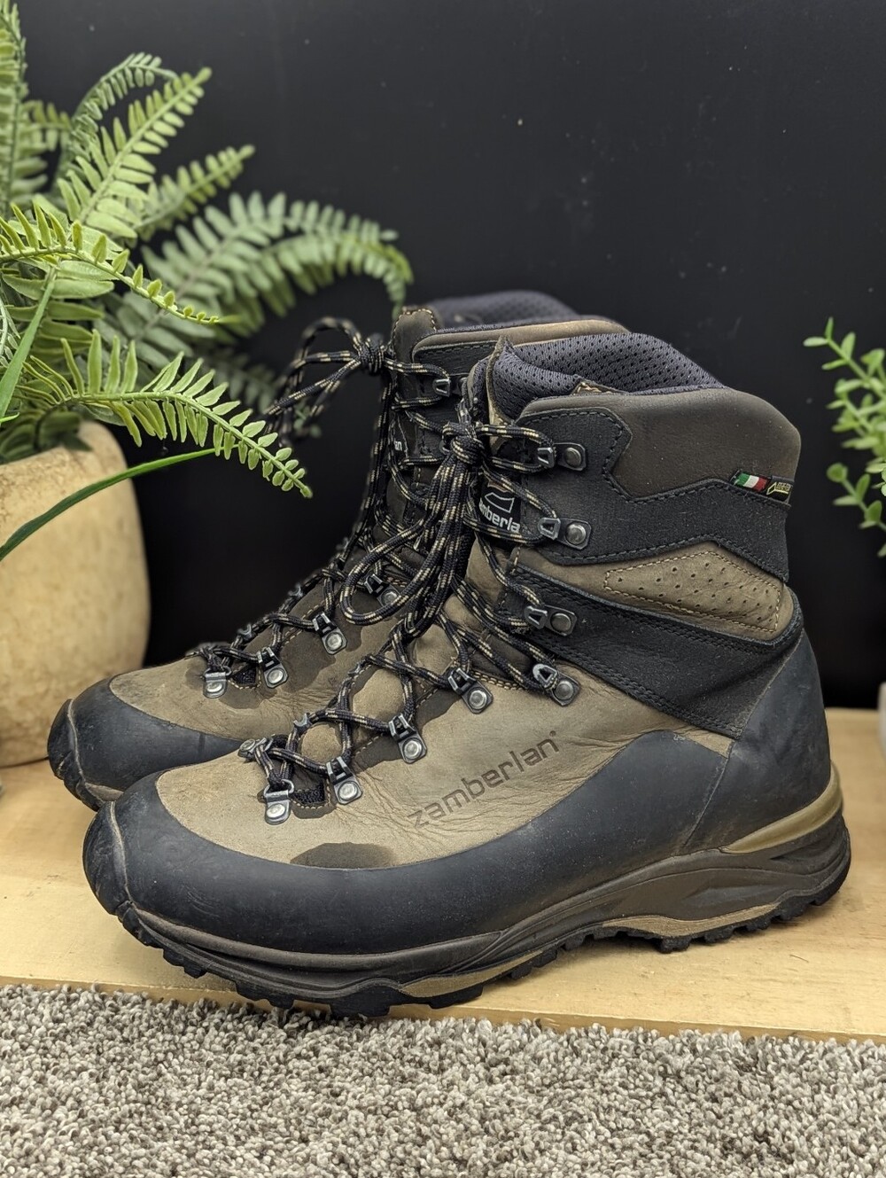 Zamberlan Saguaro GTX RR Backpacking Hiking Women's Size 11 (43) Boots Camping